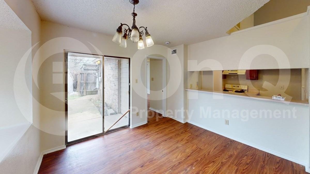 732 Versailles St - Photo 6 of 17