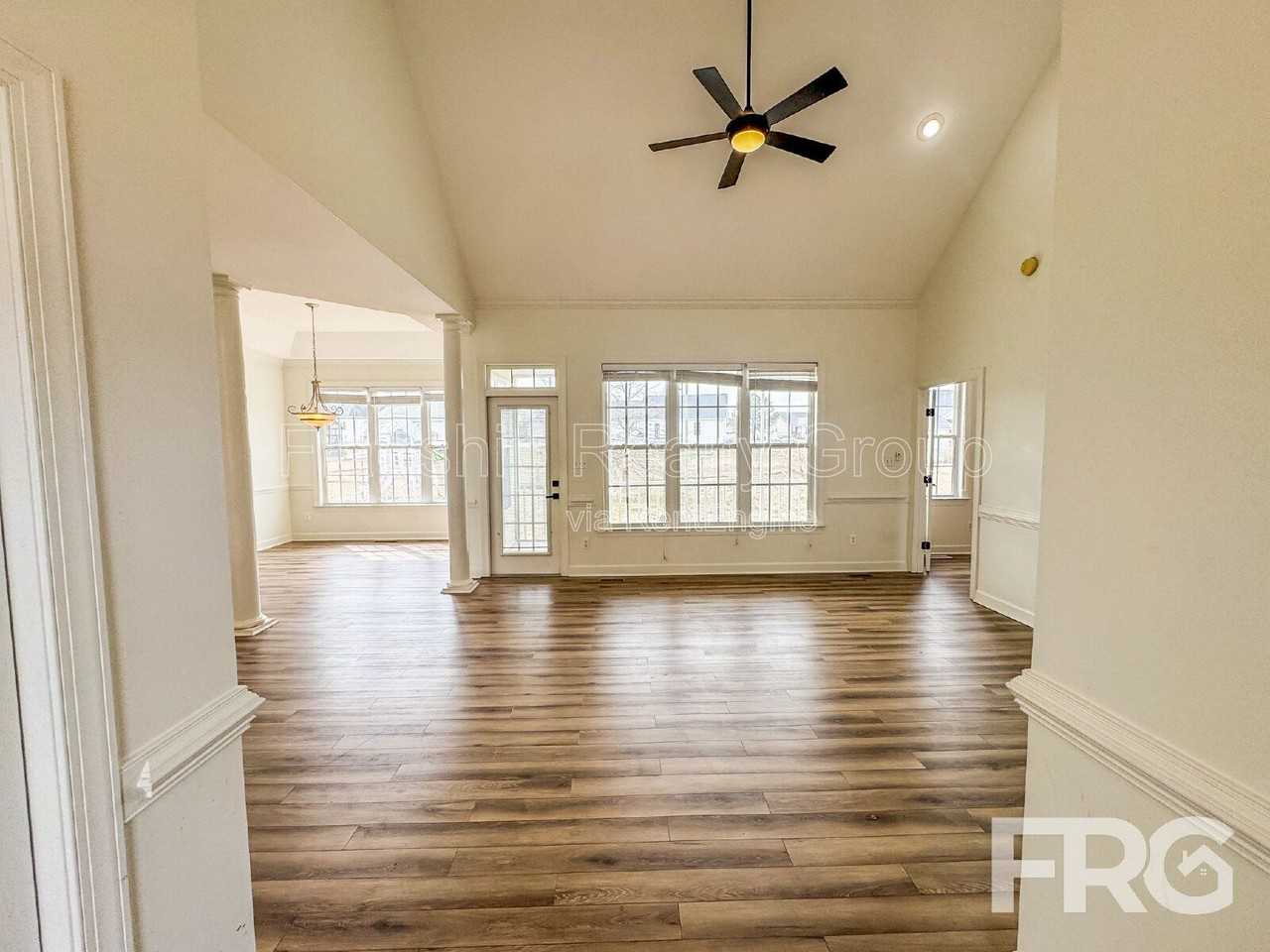 115 Remount Rd - Photo 4 of 37