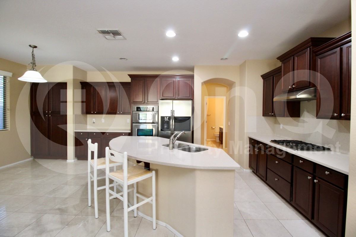 728 E Hummingbird Way - Photo 6 of 40