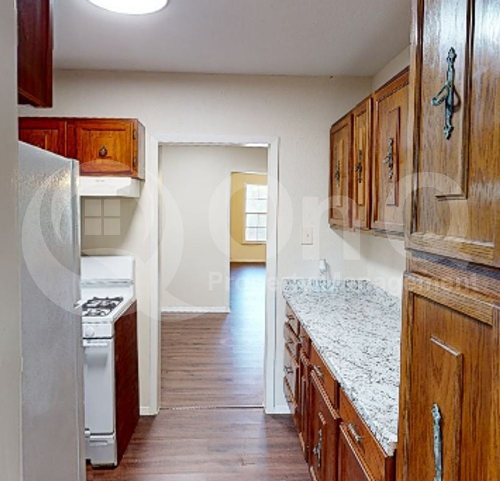 224 W Hull St #B - Photo 3 of 13