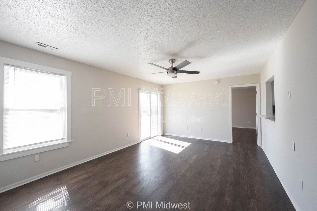 1817 Austin Rd - Photo 4 of 29