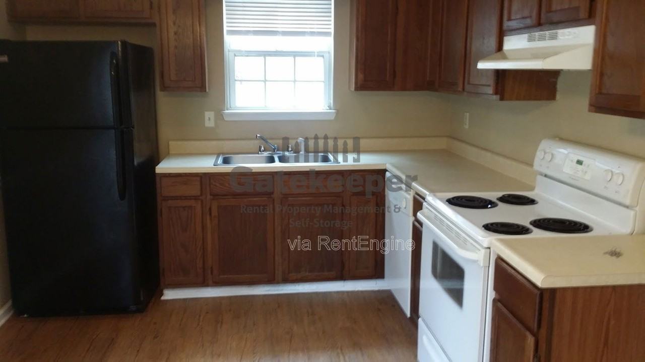 101 Autumn Leaf - Photo 2 of 8