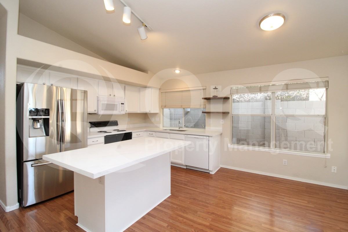 1221 W Jeanine Dr - Photo 3 of 22