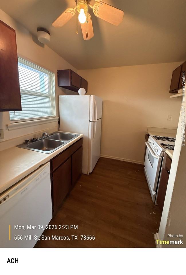 656 Mill St #B - Photo 4 of 17