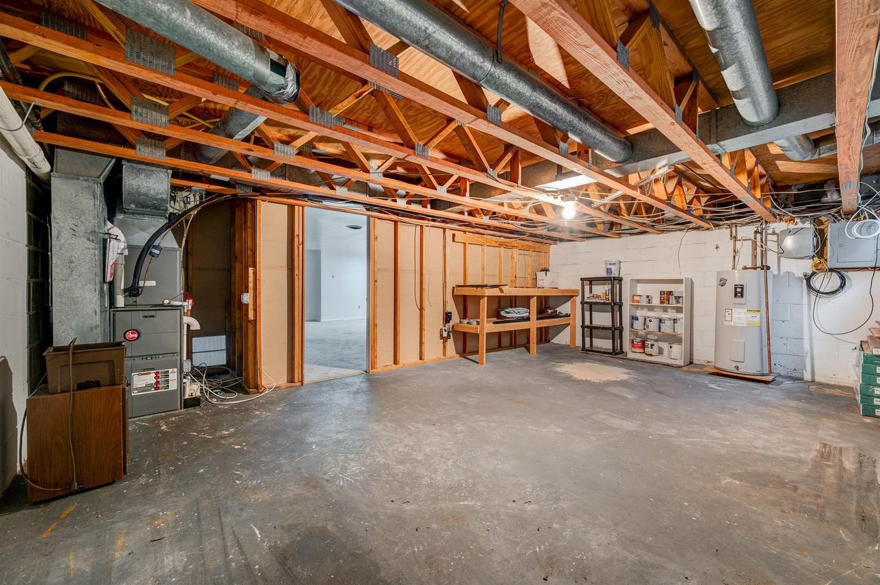 811 Kings Croft #1 - Photo 2 of 33