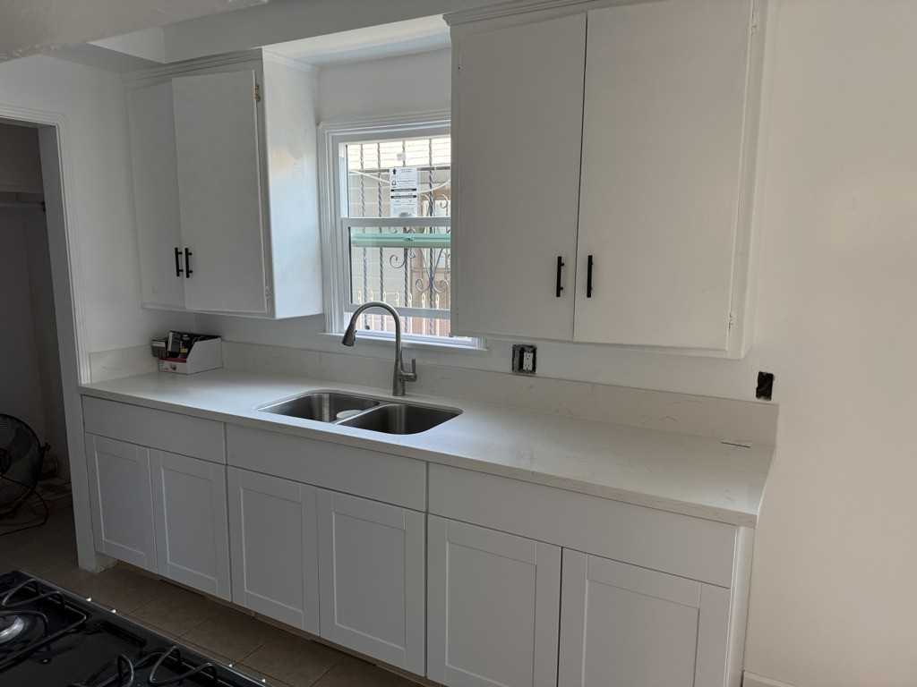 1310 W 89th St #1310 - Photo 2 of 16