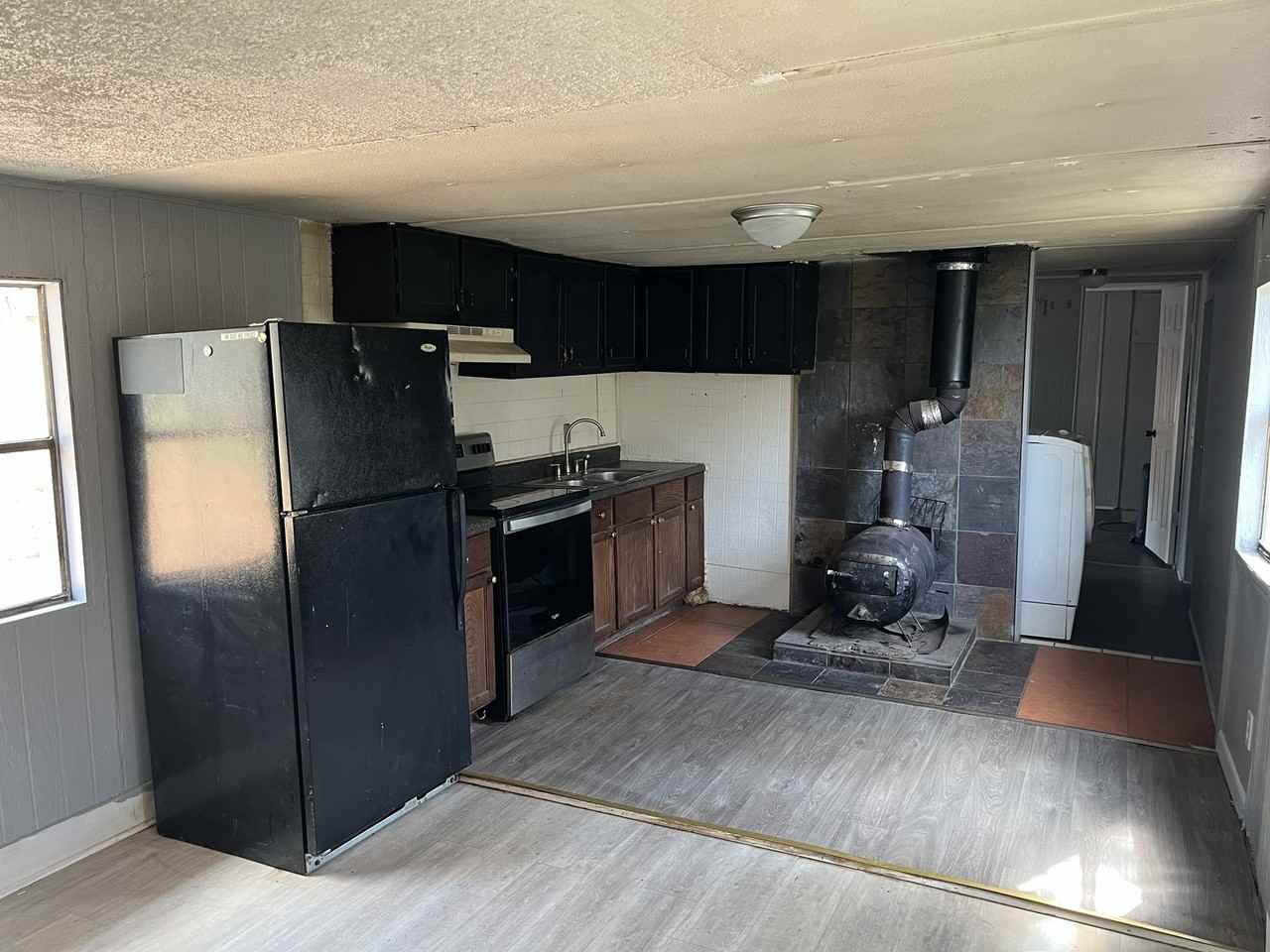 6696 Skyview Dr Se - Photo 3 of 4