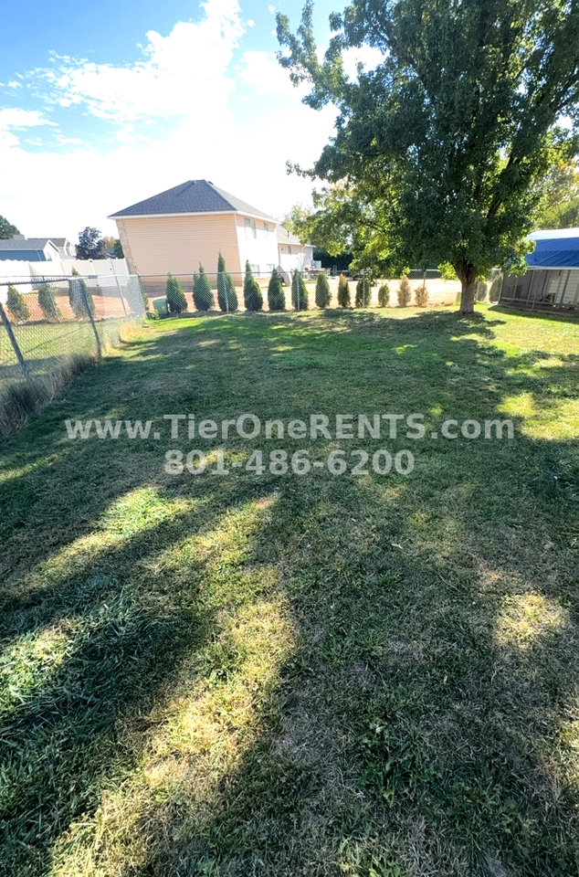 1935 W 300 N - Photo 7 of 9