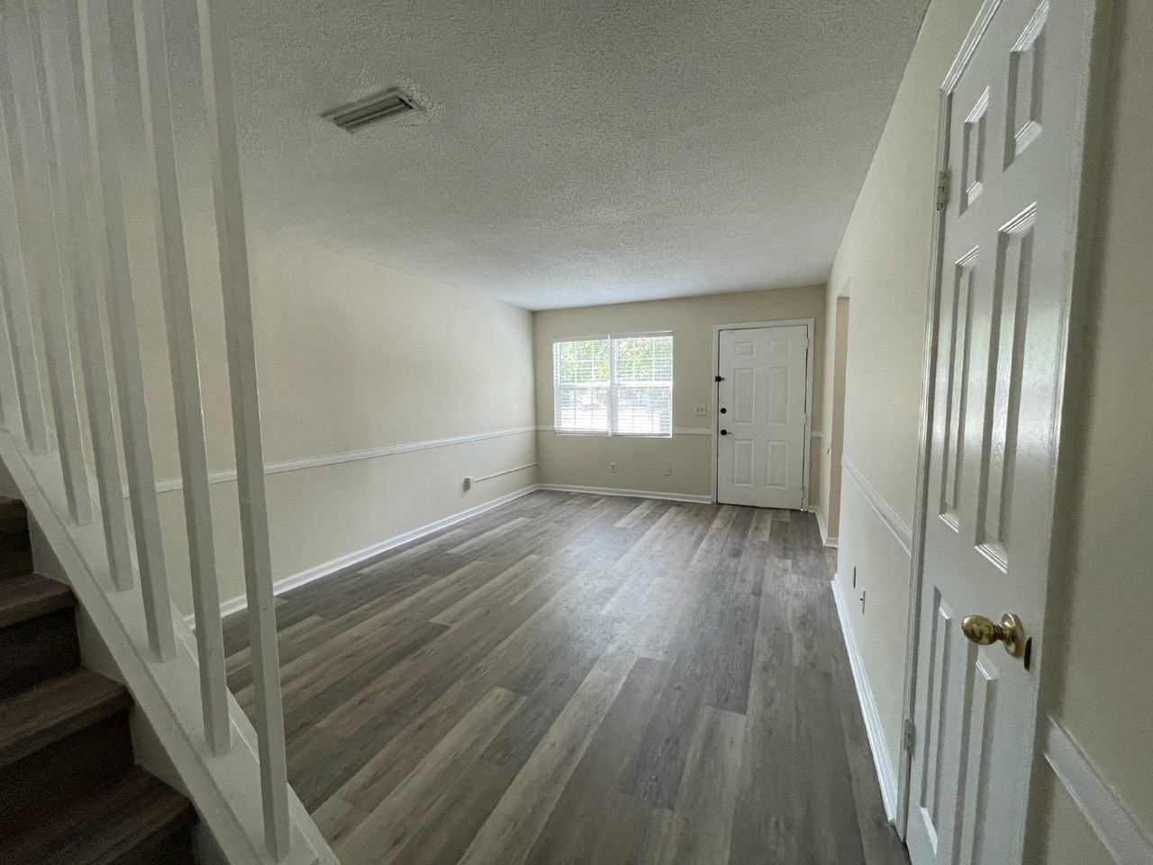 816 Lesa St - Photo 3 of 15