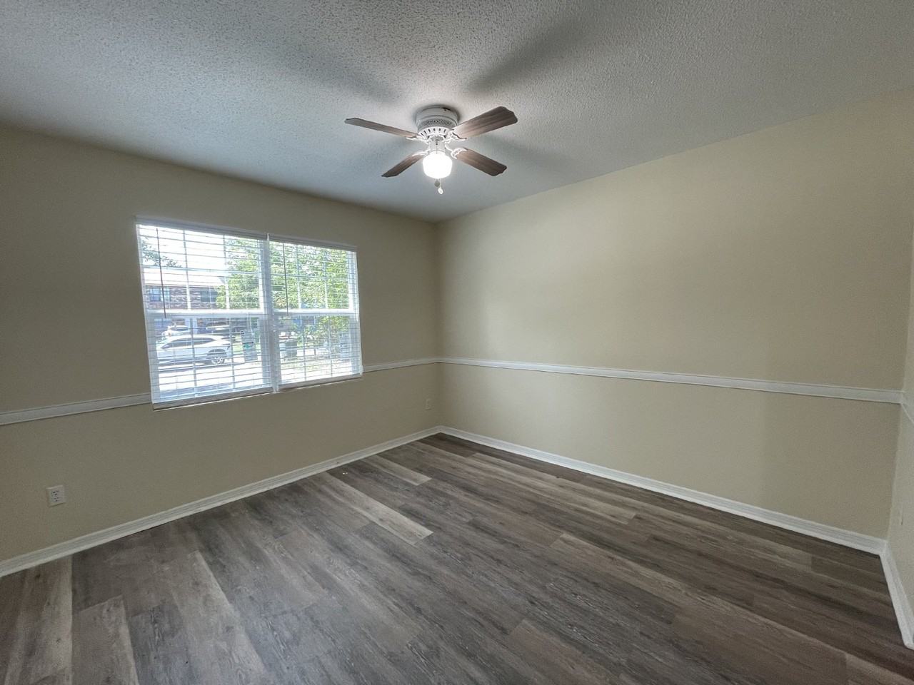 816 Lesa St - Photo 4 of 15