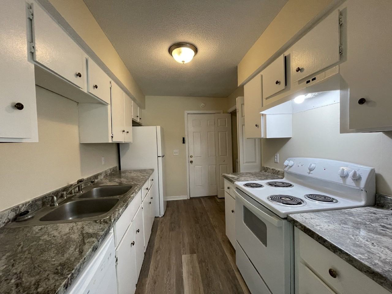 816 Lesa St - Photo 5 of 15