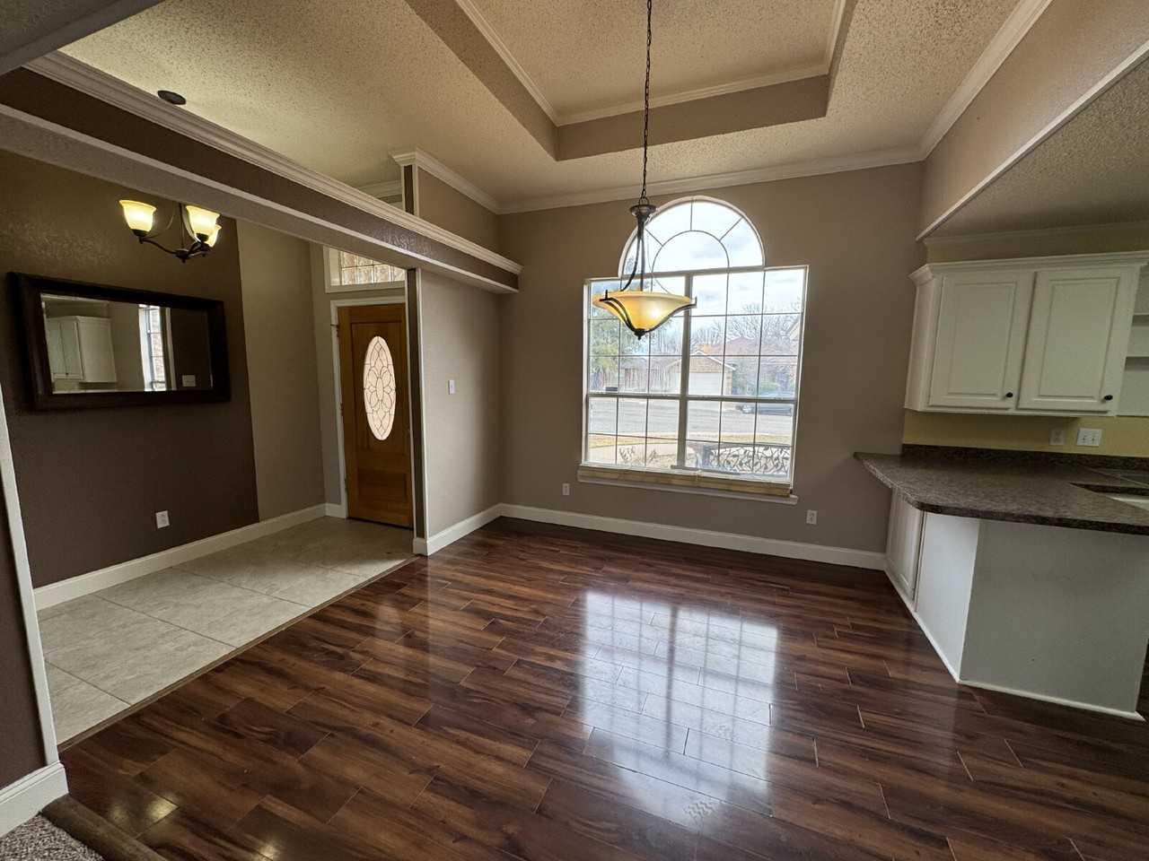 6604 Brentwood Ave - Photo 3 of 10