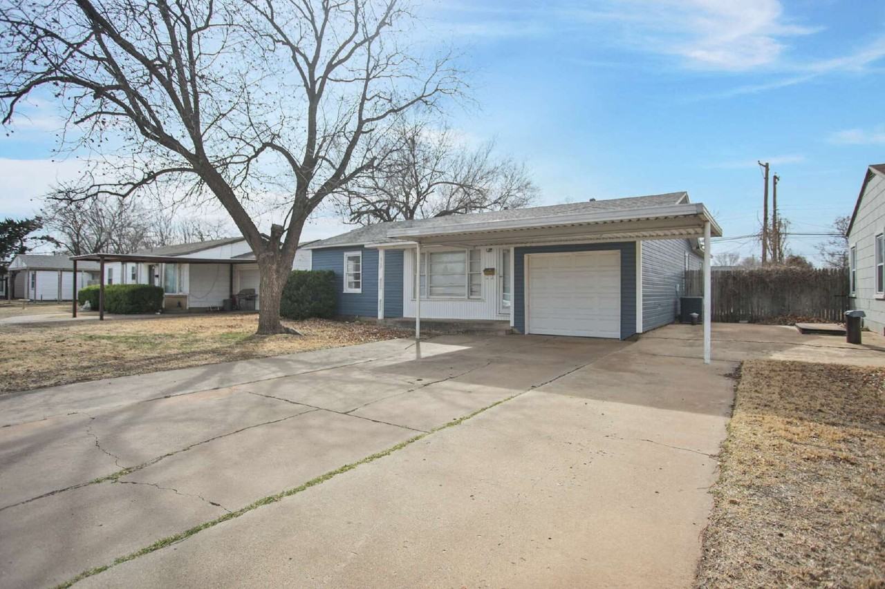 4309 42nd St - Photo 2 of 40