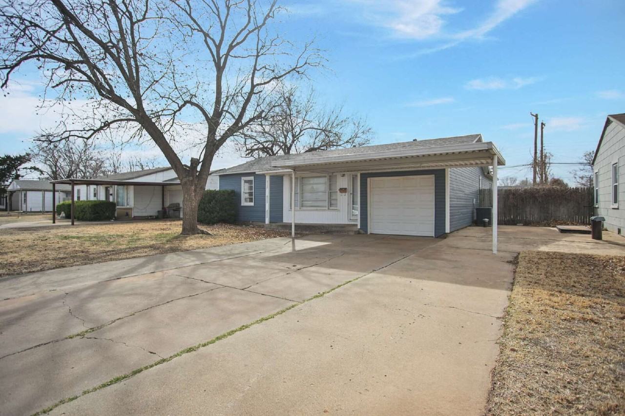 4309 42nd St - Photo 3 of 40