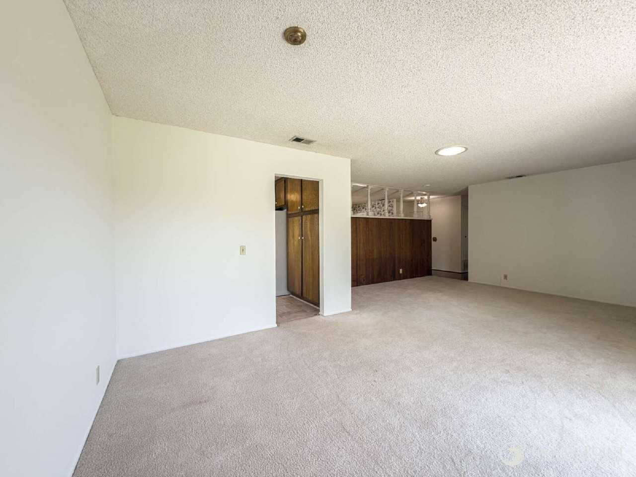 4096 Pomona St - Photo 7 of 15