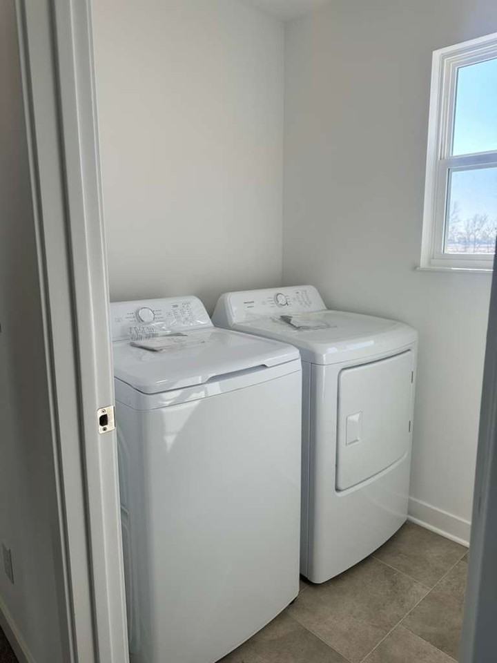 2762 Hardin Pl - Photo 5 of 15