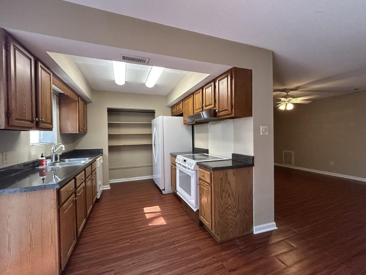 1902 Stephens St - Photo 6 of 12