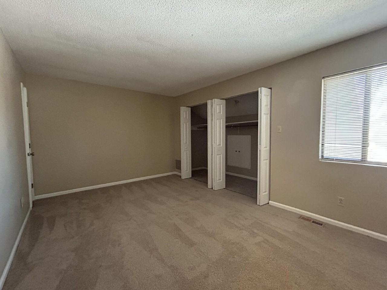 1902 Stephens St - Photo 7 of 12