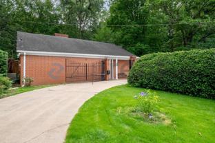 615 Pinecrest Dr - Photo 1 of 1