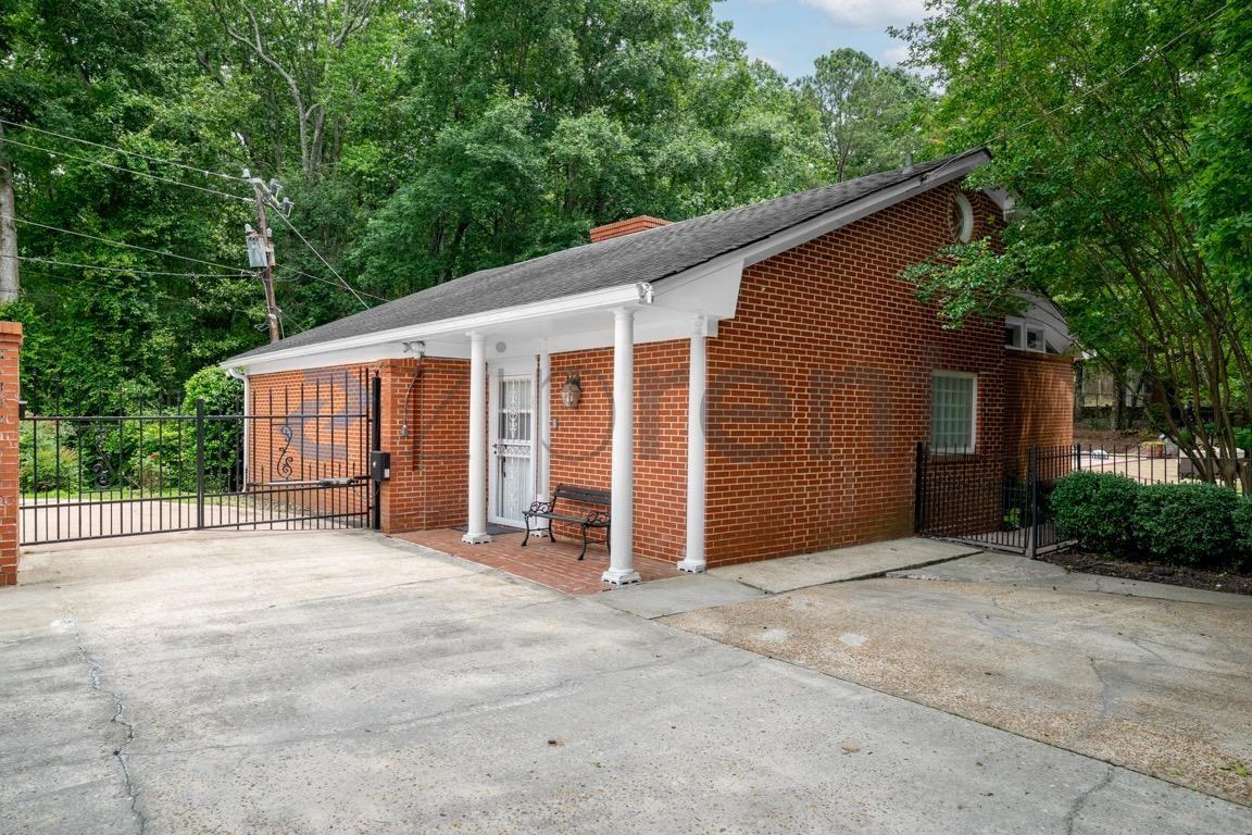 615 Pinecrest Dr - Photo 2 of 21