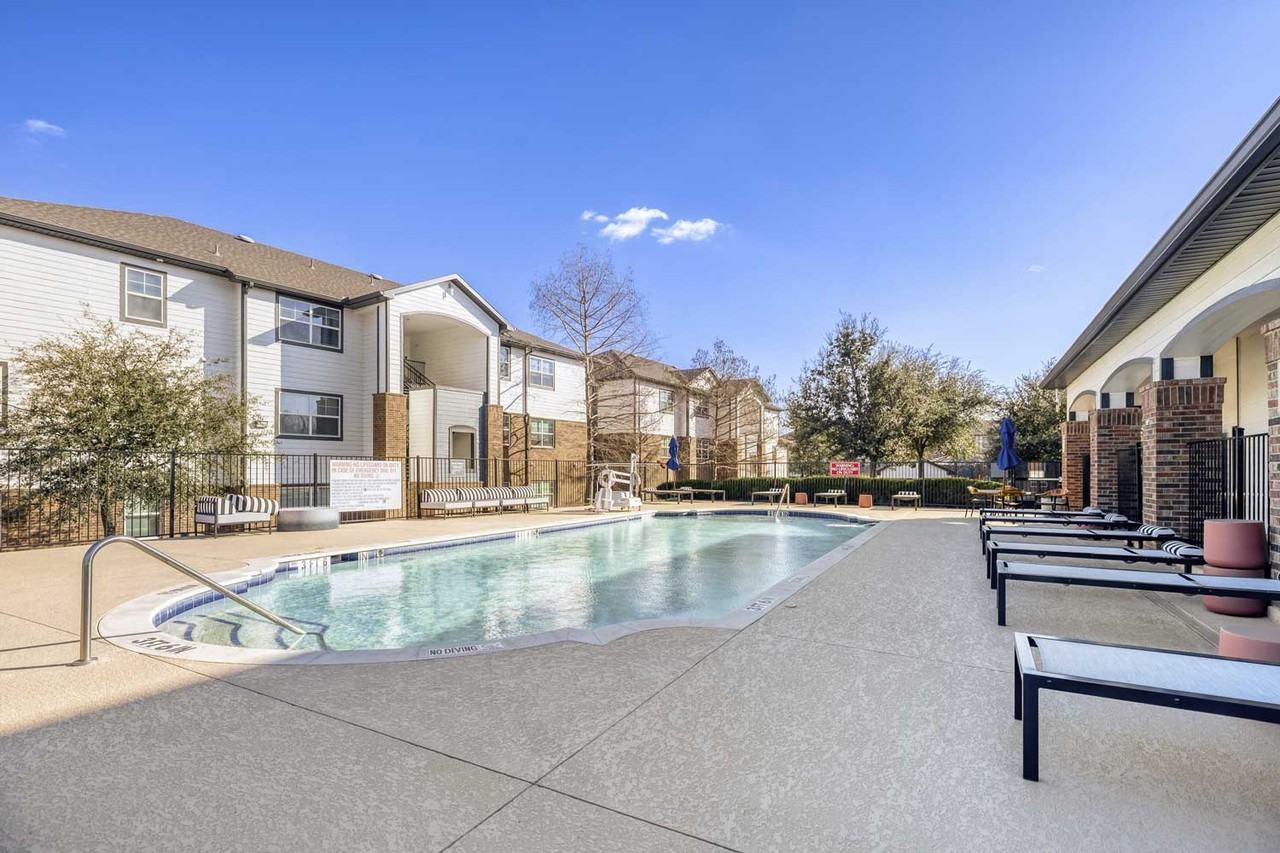 Worthington Point Apartments - Photo 6 of 50