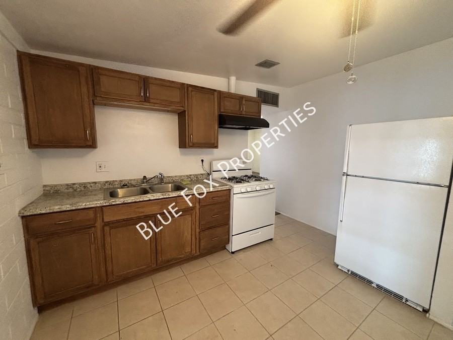 1228 E Kentucky St - Photo 3 of 15