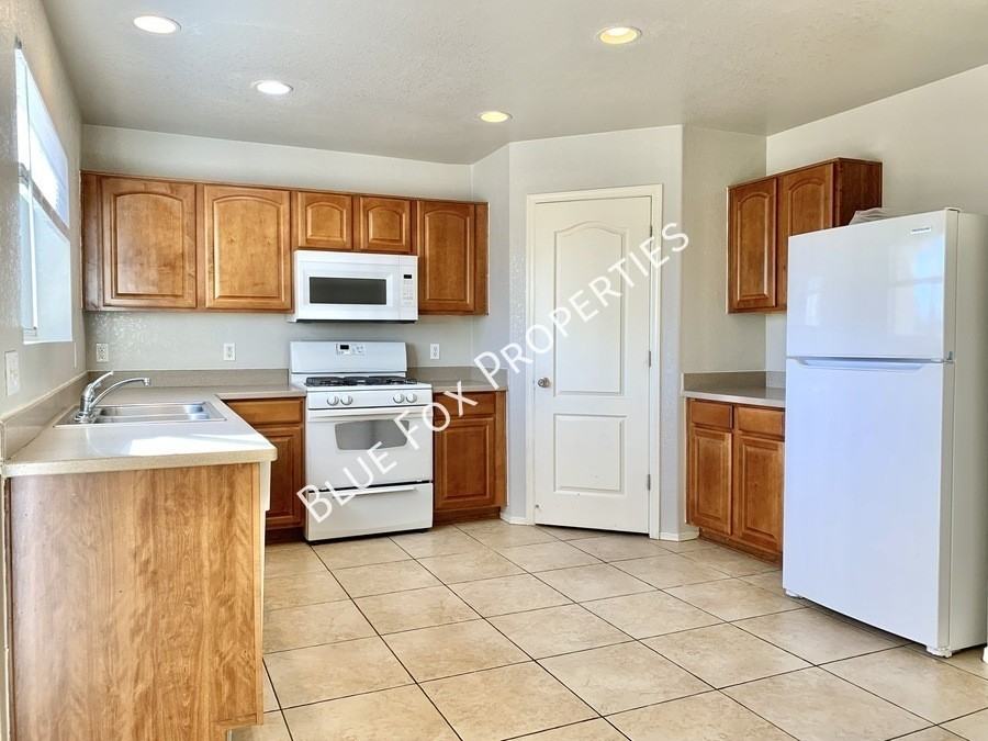 475 W Calle La Bolita - Photo 2 of 29