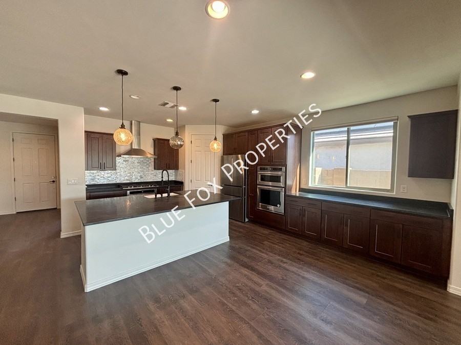 8454 N Lone Ranger Rd - Photo 3 of 28