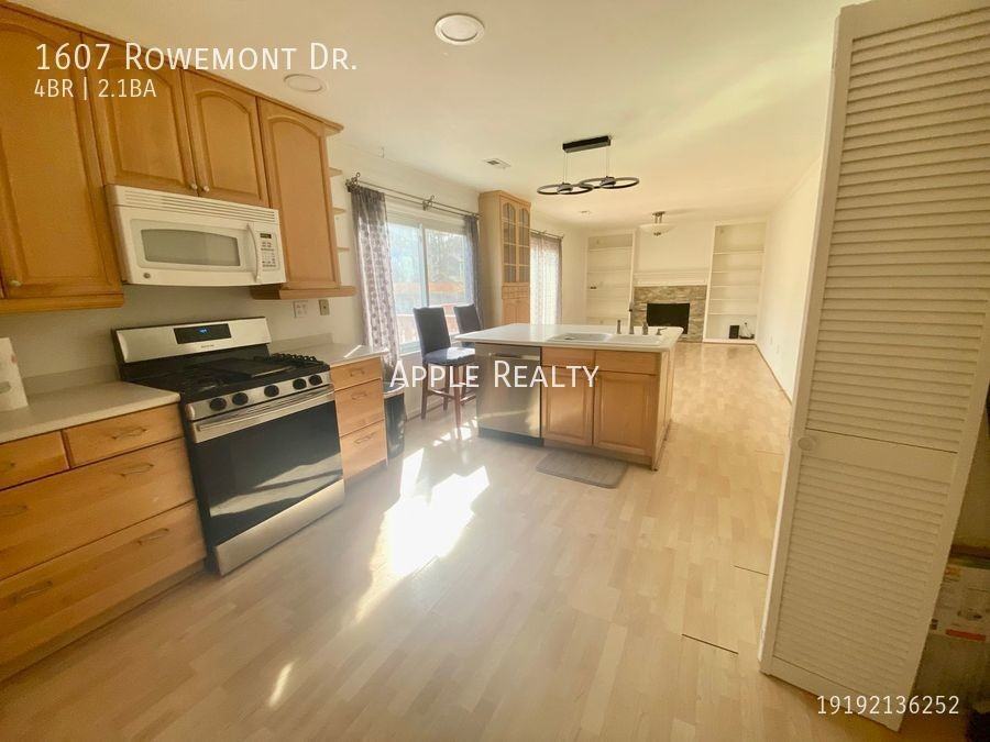 1607 Rowemont Dr - Photo 5 of 16