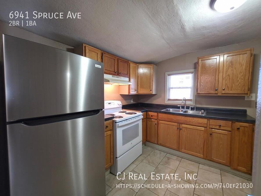 6941 Spruce Ave - Photo 6 of 10