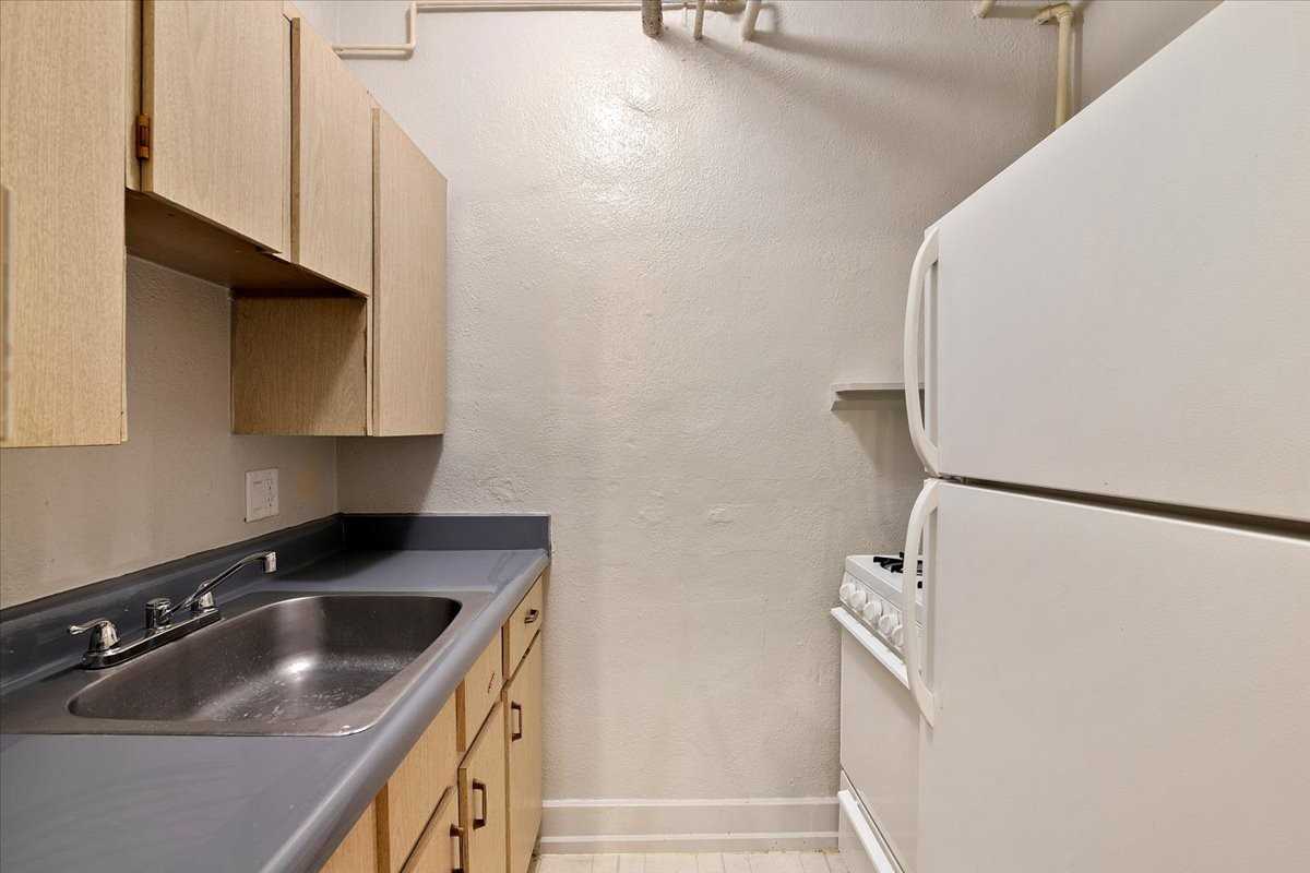 1540 N Logan St #3 - Photo 7 of 15