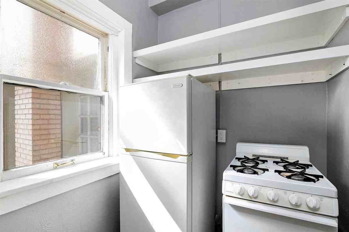 1540 N Logan St #30 - Photo 4 of 9