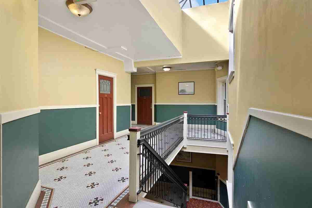 1540 N Logan St #30 - Photo 5 of 9