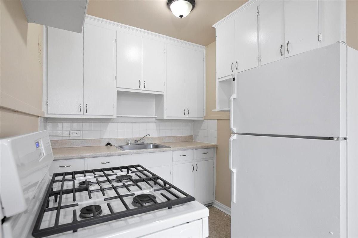 833 E 14th Ave #105 - Photo 6 of 15