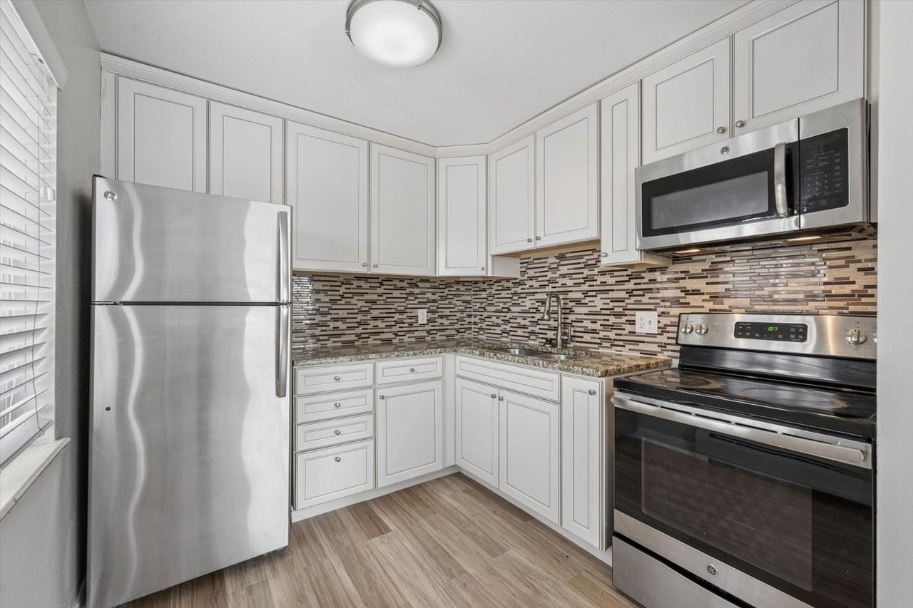 1415 Cook St #104 - Photo 6 of 9