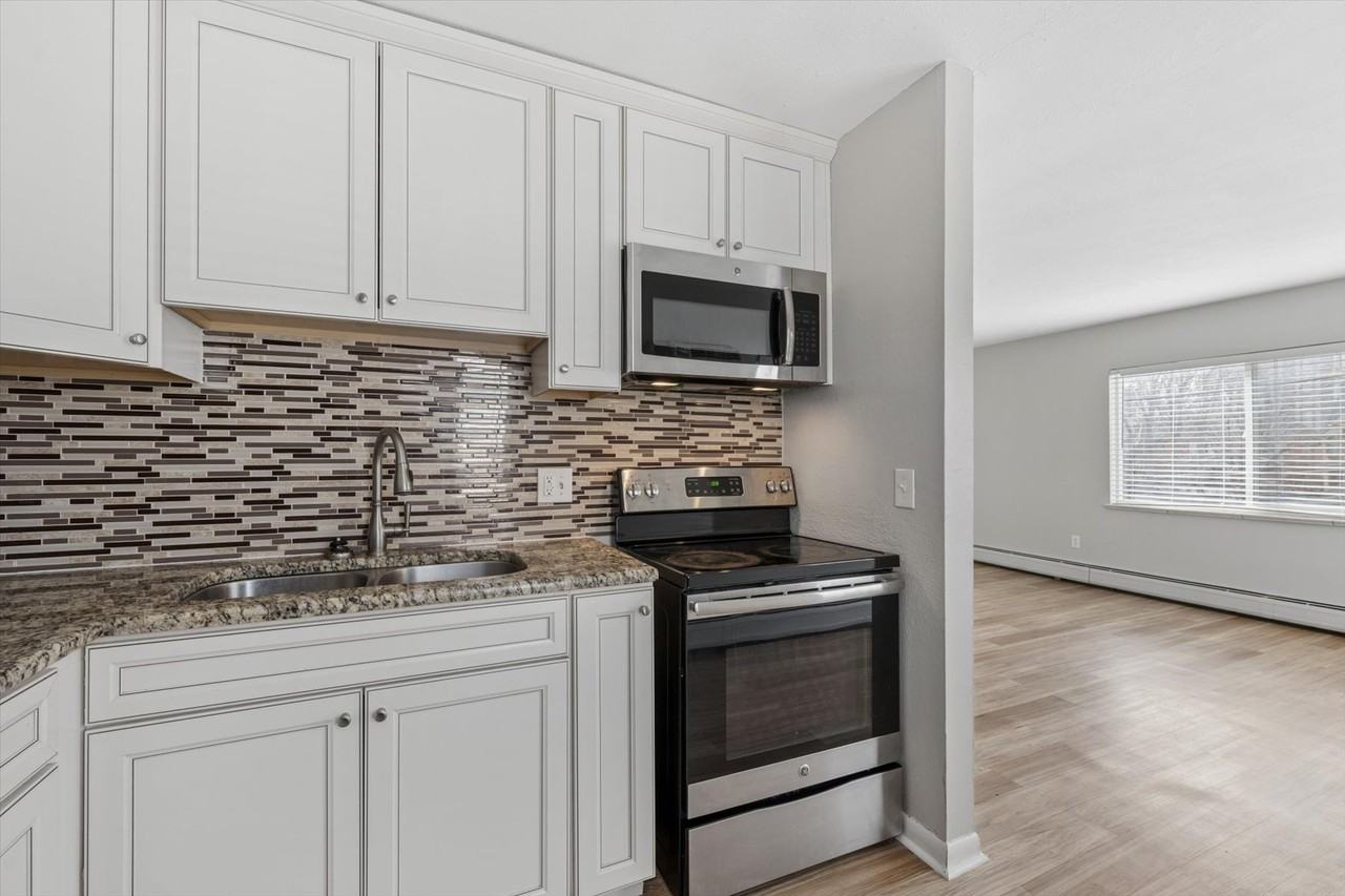1415 Cook St #104 - Photo 7 of 9