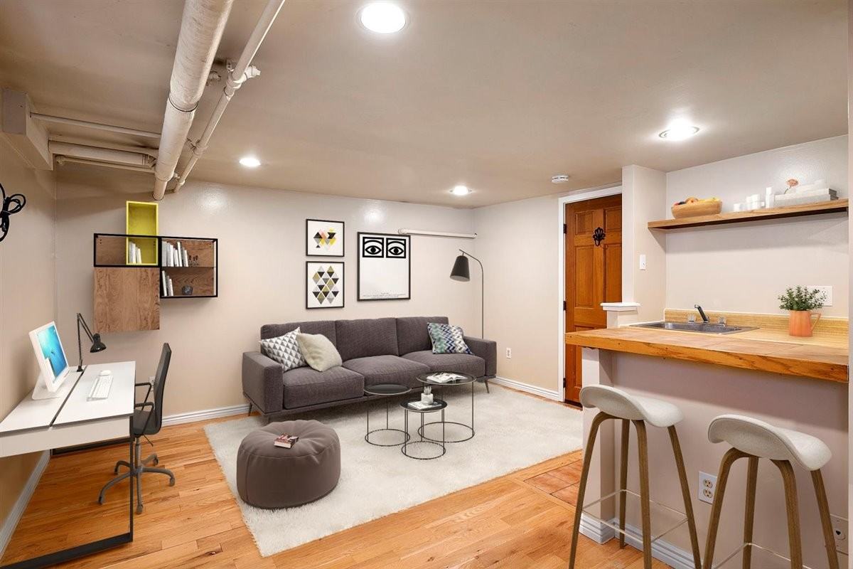 1439 Detroit St #7 - Photo 3 of 9