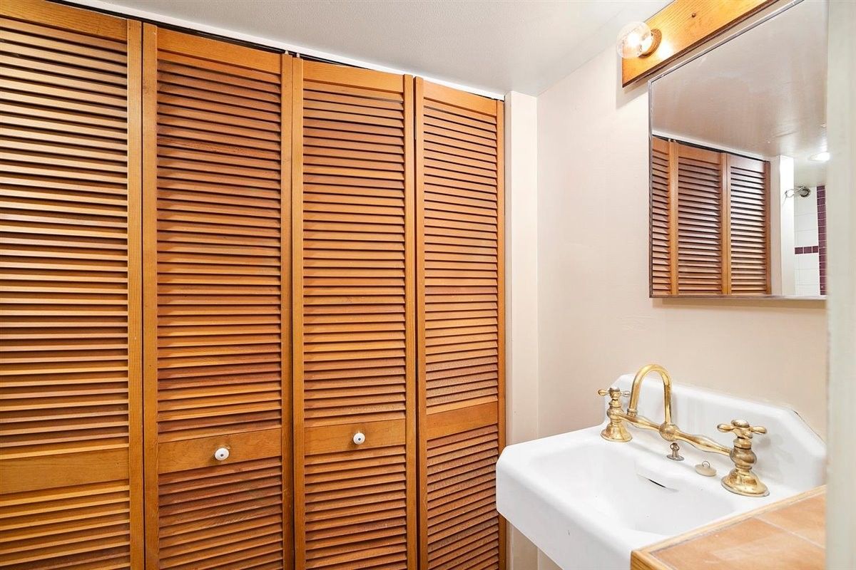 1439 Detroit St #7 - Photo 5 of 9