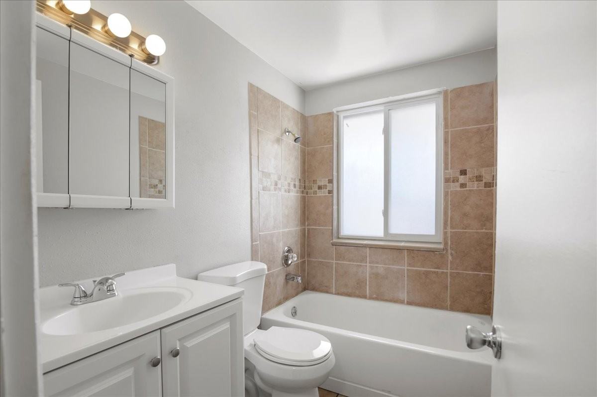 3655 S Pennsylvania St #201 - Photo 7 of 10