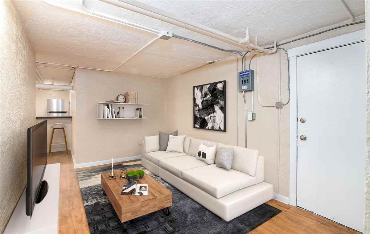 975 N Washington St #17 - Photo 3 of 9