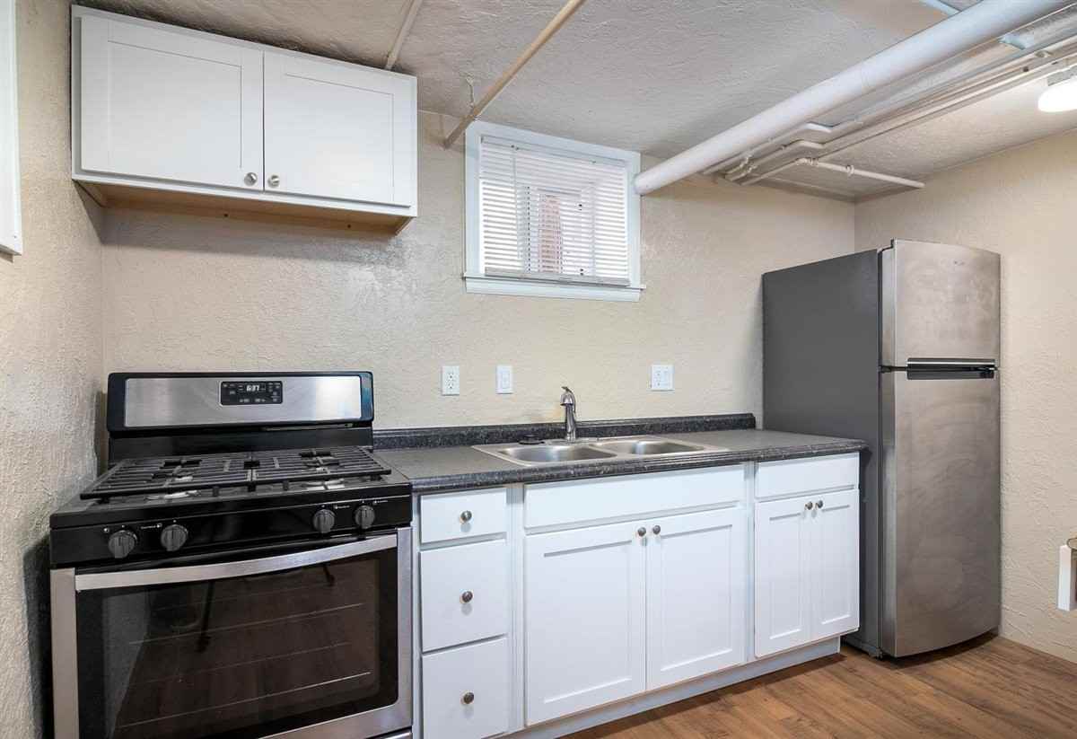 975 N Washington St #17 - Photo 6 of 9