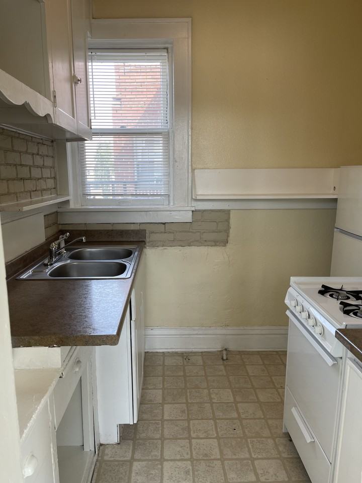 1469 N Williams St #17 - Photo 4 of 7