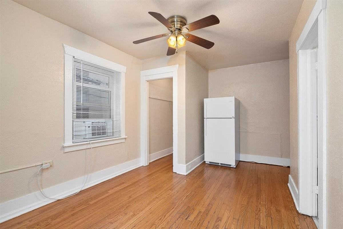 1205 N Washington St #B2 - Photo 7 of 9