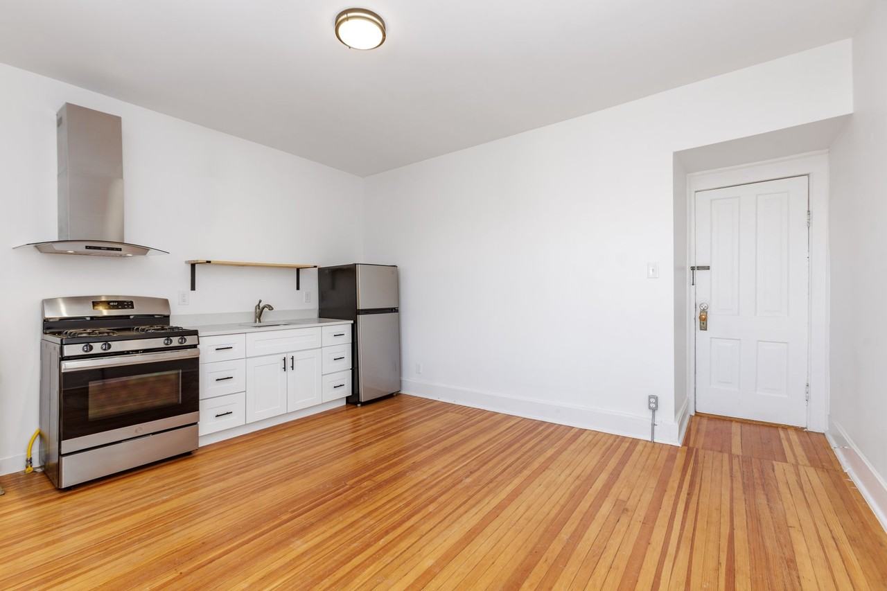 2545 Champa St #11 - Photo 6 of 37