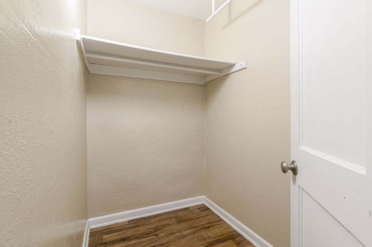 1030 N Pearl St #16 - Photo 6 of 7