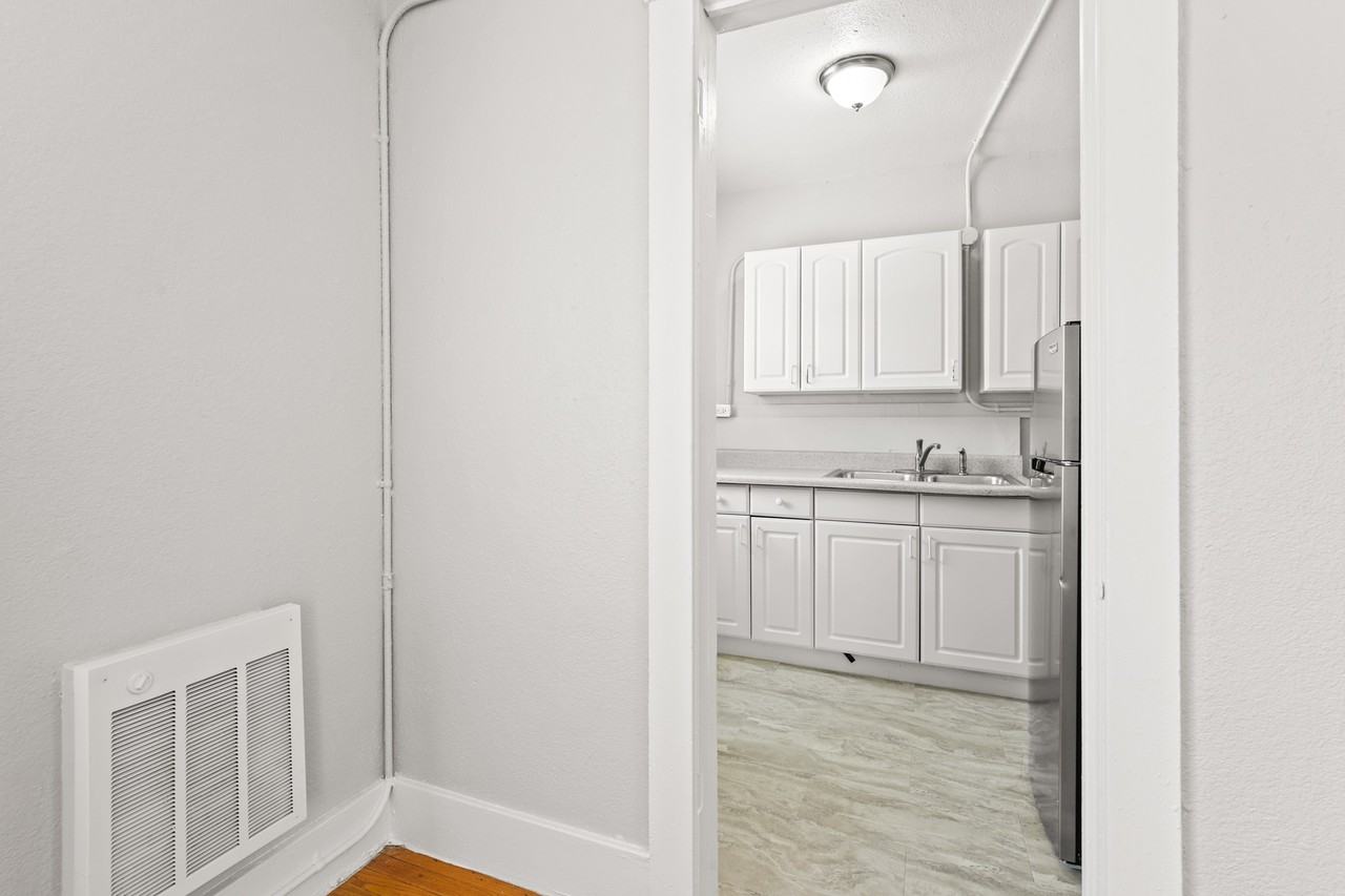 1115 N Logan St #106 - Photo 7 of 34