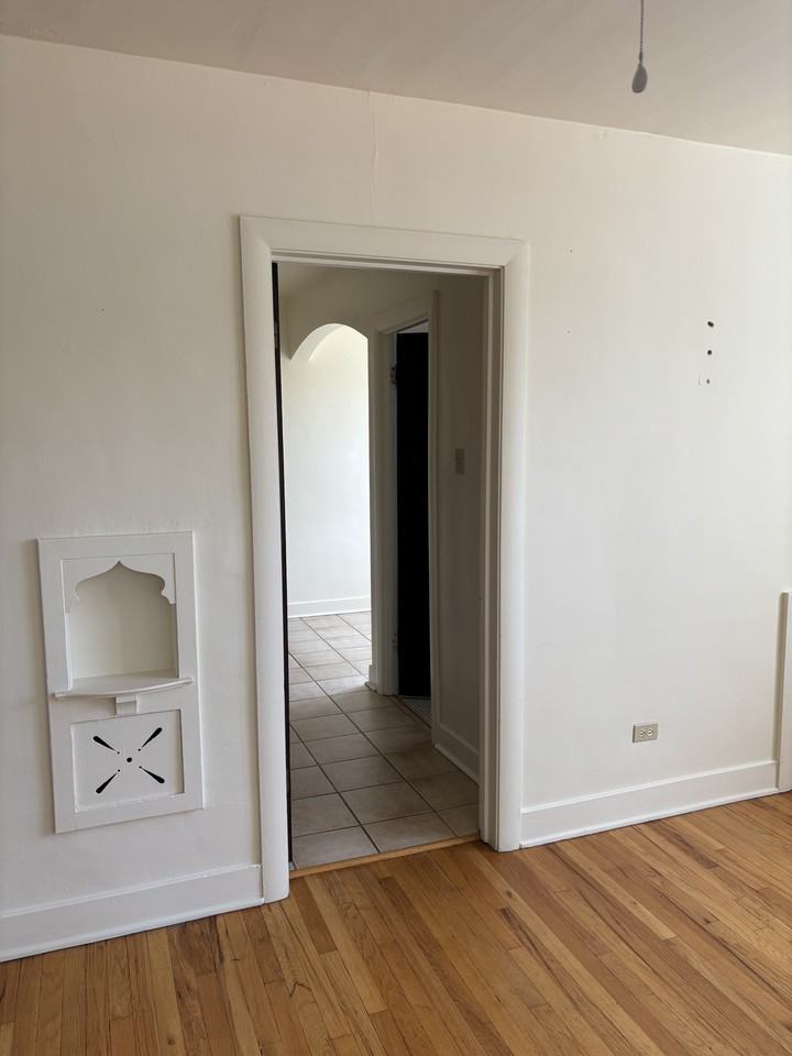 1209 N Pennsylvania St #8 - Photo 3 of 8