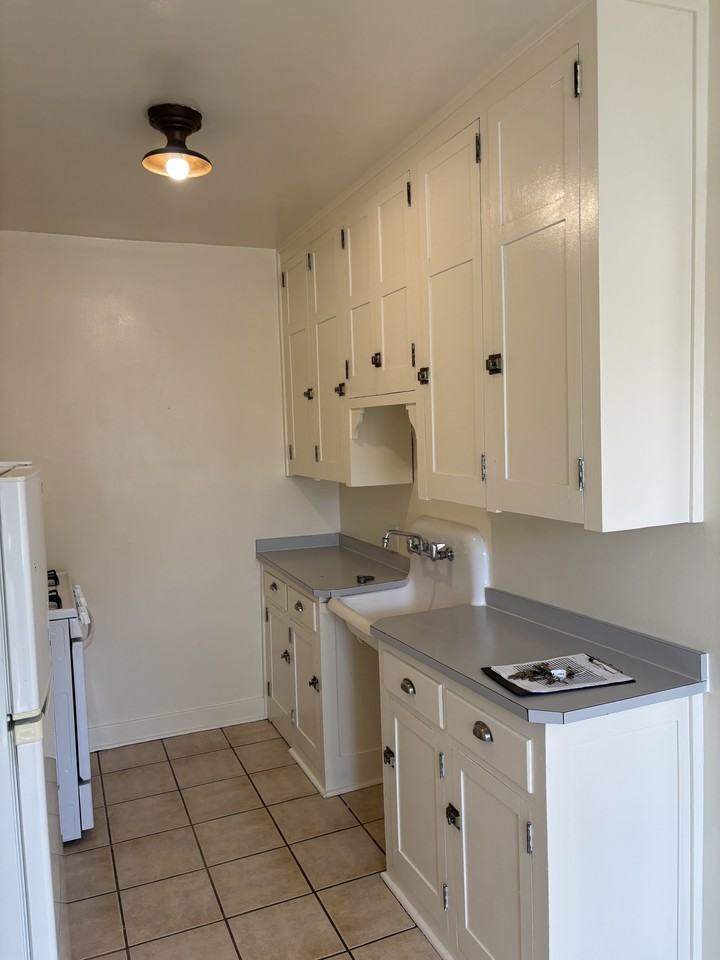 1209 N Pennsylvania St #8 - Photo 5 of 8