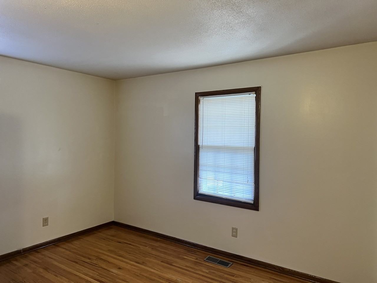 7225 168th St W - Photo 6 of 14