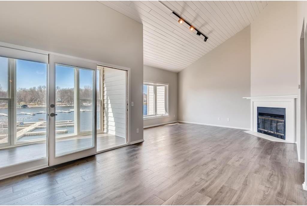 6781 Boudin St Ne - Photo 7 of 20